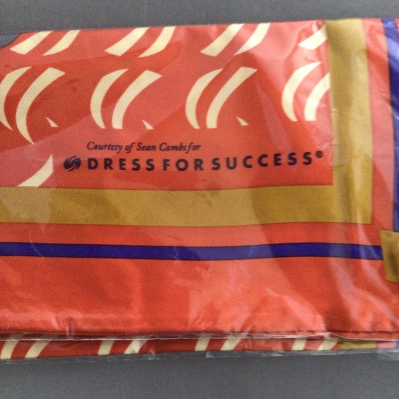 "Dress for Success" 100% silk scarf, Sean Combs design "Something to Share", NEW - Picture 3 of 4